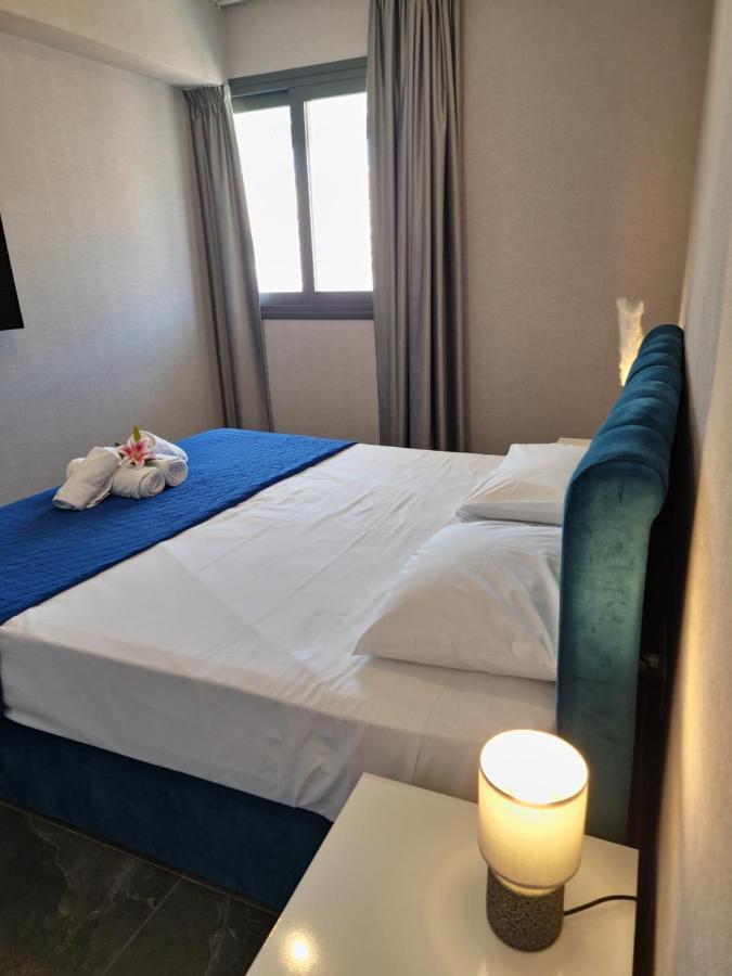 Carisa Deluxe Apartment With Jacuzzi Larnaca Eksteriør billede