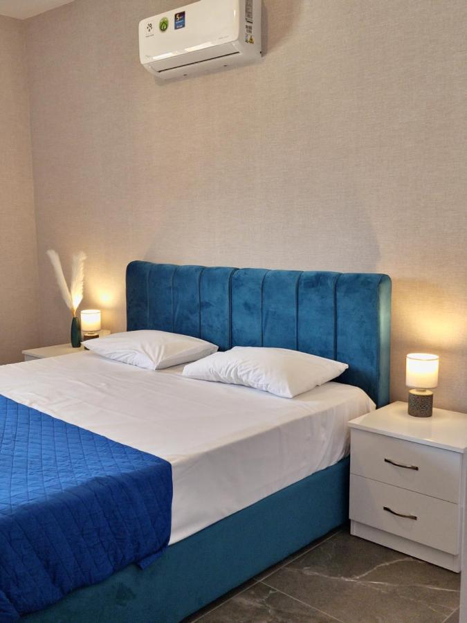 Carisa Deluxe Apartment With Jacuzzi Larnaca Eksteriør billede