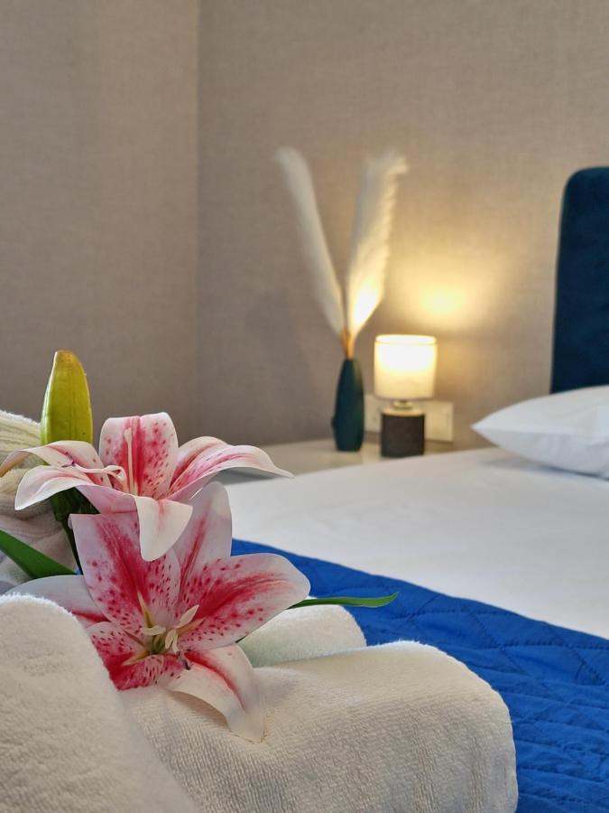 Carisa Deluxe Apartment With Jacuzzi Larnaca Eksteriør billede