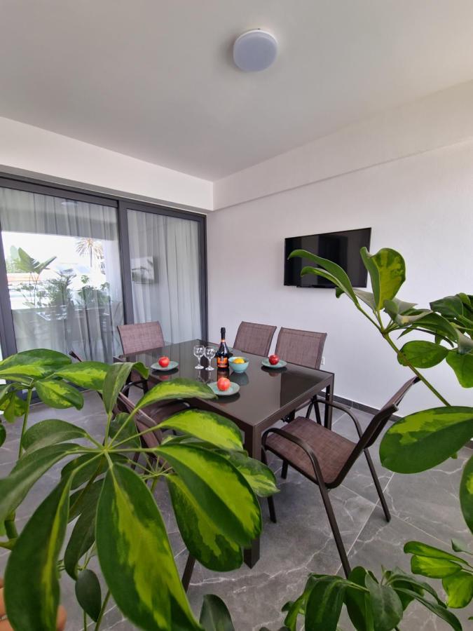 Carisa Deluxe Apartment With Jacuzzi Larnaca Eksteriør billede